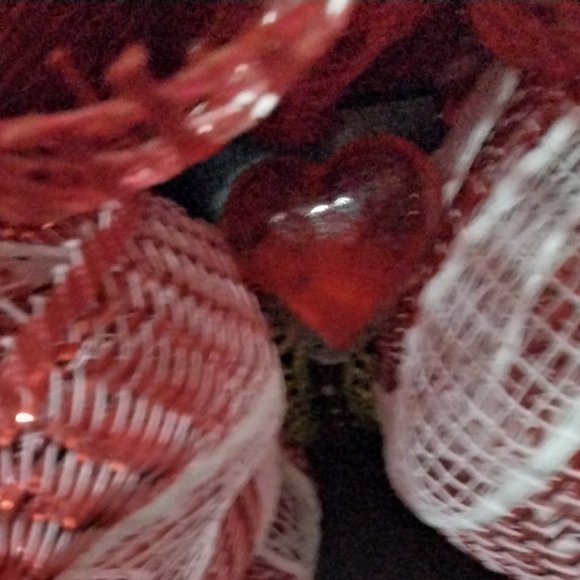 Valentine's Day Wreath, 14 inches. Red, white and gold. - Picture 5 of 5